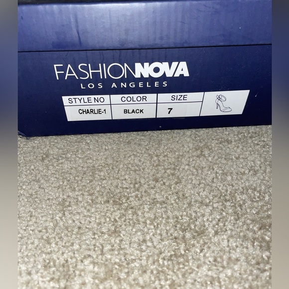 *Fashion Nova* - Picture 4 of 5